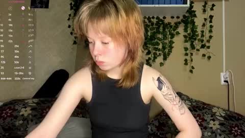 Snapshot of shantaeburleson chatting on 11-04-25, 04:11 Kristin online show from 11-04-25, 04:11