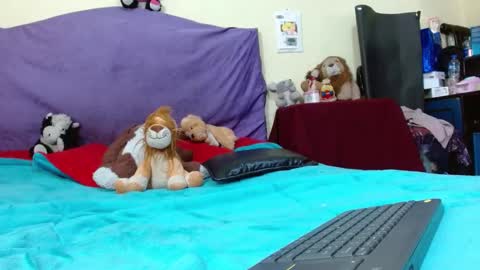 Shantal online show from 02-12-25, 02:56