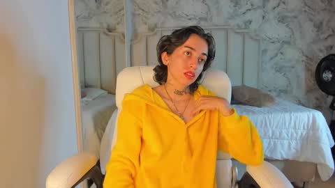 Snapshot of shantal_thompson21 chatting on 11-01-25, 03:52 Shantal online show from 11-01-25, 03:52