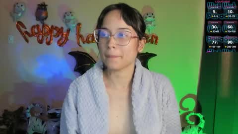 Snapshot of shantalcerezo chatting on 10-21-25, 09:59 Cat-FOLLOWME and we talk IGshantal cerezo online show from 10-21-25, 09:59