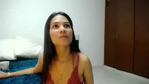 Snapshot of shantalkimberly chatting on 11-01-25, 11:51 maria online show from 11-01-25, 11:51