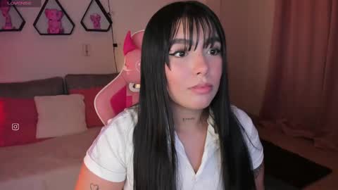 Snapshot of shantall_vidales chatting on 03-08-25, 05:59 online show from 03-08-25, 05:59