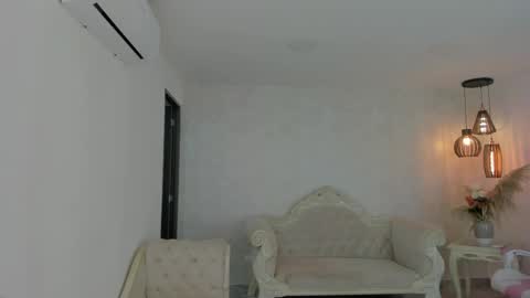 ShantallKnowles online show from 02-10-25, 12:39