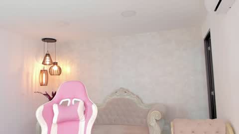 ShantallKnowles online show from 03-10-25, 11:42