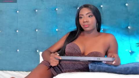 Snapshot of shantallmiller chatting on 04-17-26, 08:56 Shantall Miller online show from 04-17-26, 08:56