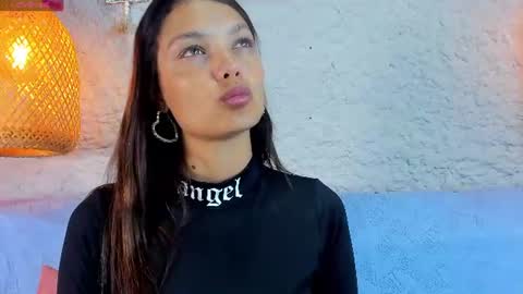 shantallvegga1 online show from 06-17-26, 12:07