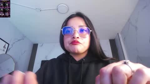 Snapshot of shantyvibe_a chatting on 10-17-25, 09:39 Shantall online show from 10-17-25, 09:39