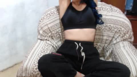 shanyflores5 online show from 02-18-26, 11:55