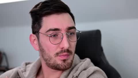 Snapshot of shape80 chatting on 12-04-24, 07:23 frenchy boy online show from 12-04-24, 07:23