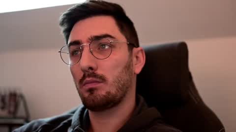 Snapshot of shape80 chatting on 12-05-24, 12:22 frenchy boy online show from 12-05-24, 12:22