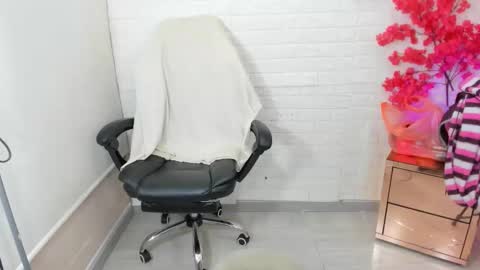 Shara Oz online show from 03-08-26, 02:37