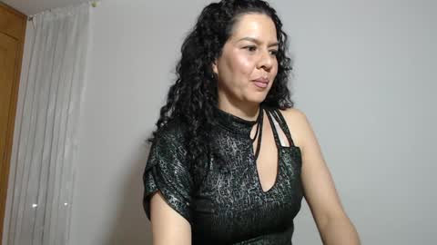 Snapshot of sharickleon11 chatting on 12-08-24, 02:39 sharickleon11 online show from 12-08-24, 02:39