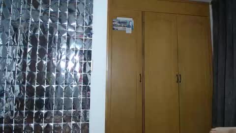 Snapshot of sharickleon11 chatting on 09-25-25, 02:48 sharickleon11 online show from 09-25-25, 02:48