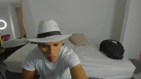 shark_boy21 online show from 02-14-26, 03:47