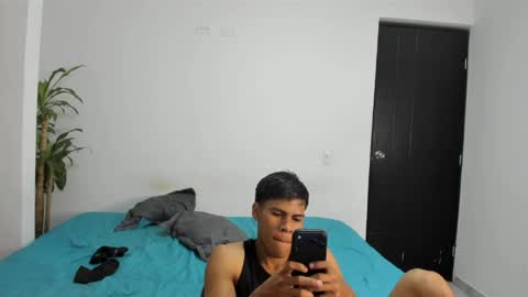 shark_boy21 online show from 04-04-26, 11:13