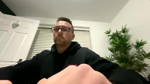 Snapshot of sharksboy16 chatting on 01-03-25, 06:11 Sharksboy online show from 01-03-25, 06:11