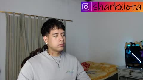 Snapshot of sharky_g chatting on 10-04-25, 04:32 Frqnko online show from 10-04-25, 04:32