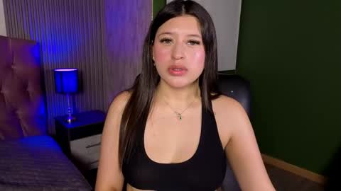 Snapshot of sharlot_hs chatting on 05-19-26, 07:20 Sharlot online show from 05-19-26, 07:20