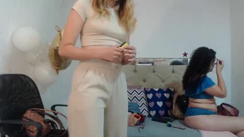 Snapshot of sharlotte__jones chatting on 01-21-25, 03:10 Sara online show from 01-21-25, 03:10