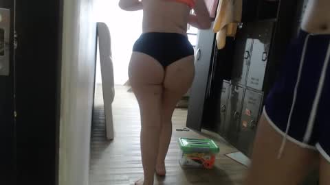 Snapshot of sharlotte__jones chatting on 02-01-25, 05:58 Sara online show from 02-01-25, 05:58