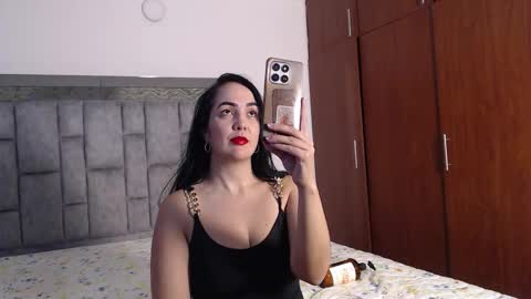 sharon_collin2 online show from 02-07-26, 03:16