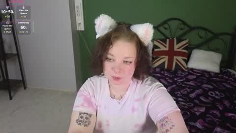 Snapshot of sharon_coxxx chatting on 06-24-26, 01:15 Sharon online show from 06-24-26, 01:15