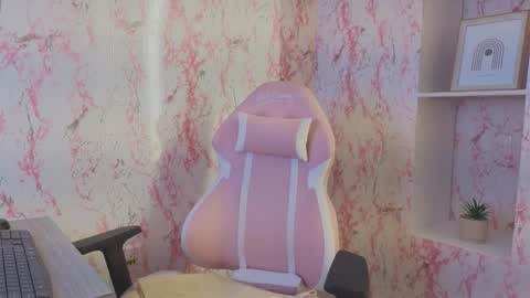 Snapshot of sharon_curvvy chatting on 10-17-25, 03:10 Sharon Curvvy online show from 10-17-25, 03:10