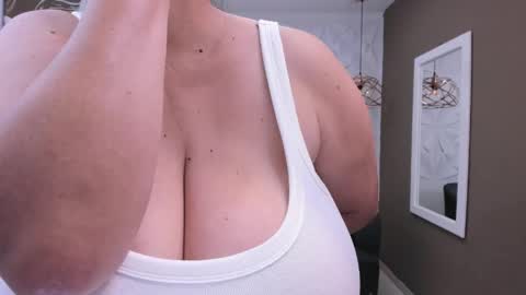 Snapshot of sharon_titts chatting on 05-01-26, 02:10 sharon online show from 05-01-26, 02:10