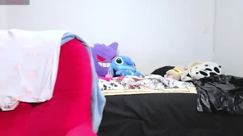 Snapshot of sharonblack_ chatting on 04-15-26, 09:05 kitsune online show from 04-15-26, 09:05
