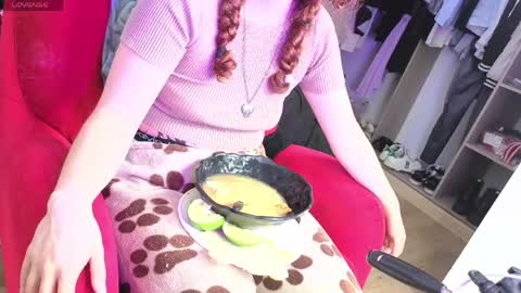 Snapshot of sharonblack_ chatting on 04-18-26, 03:05 kitsune online show from 04-18-26, 03:05