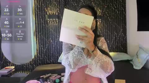 Snapshot of sharonttaylor chatting on 10-27-25, 08:46 SHARON TAYLOR online show from 10-27-25, 08:46