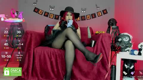 Snapshot of sharoon_gold chatting on 10-29-25, 04:15 Your mistress Sharon online show from 10-29-25, 04:15