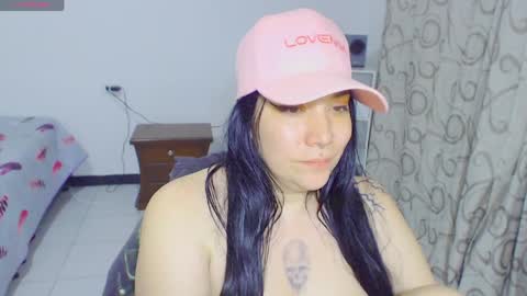 Snapshot of sharoonnn34 chatting on 04-11-26, 02:05 SHAROON online show from 04-11-26, 02:05