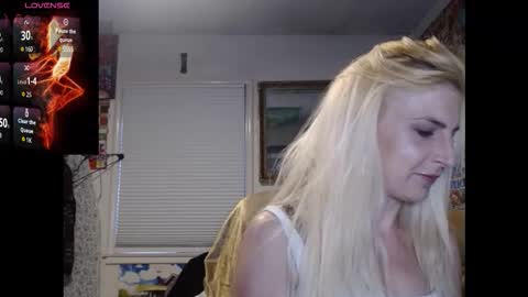 Snapshot of sharqbate chatting on 01-12-26, 11:10 sharqbate online show from 01-12-26, 11:10