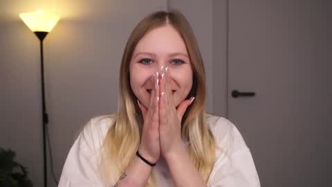 Snapshot of sharronledley chatting on 02-12-26, 06:08 Sharon online show from 02-12-26, 06:08