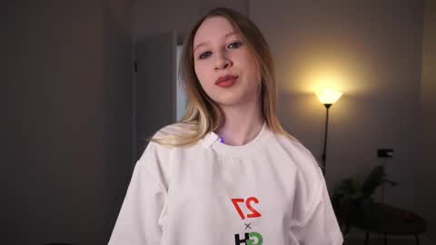 Snapshot of sharronledley chatting on 02-13-26, 05:36 Sharon online show from 02-13-26, 05:36