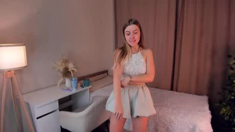 sharronsaephan online show from 10-15-25, 01:39
