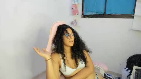 loraine online show from 11-07-25, 03:28