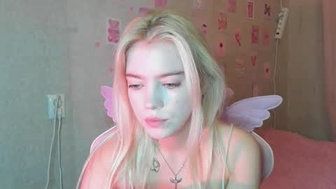 Snapshot of shawty_blonde chatting on 09-11-25, 05:35 Lola online show from 09-11-25, 05:35