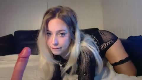 Snapshot of shawtybabexo chatting on 09-12-25, 02:50 Babe online show from 09-12-25, 02:50