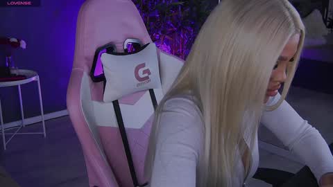 shayblonde online show from 12-30-24, 11:49