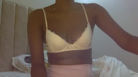 Shayla online show from 11-18-25, 04:50