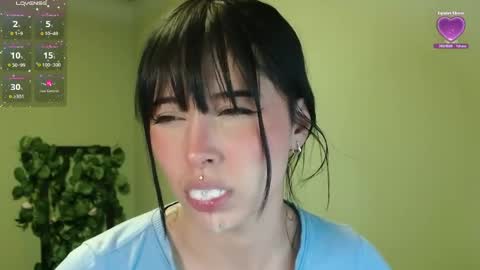 Snapshot of she_alice chatting on 06-05-26, 06:52 she_alice online show from 06-05-26, 06:52