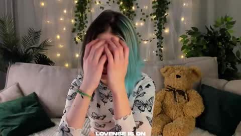 Anika online show from 10-03-25, 12:02