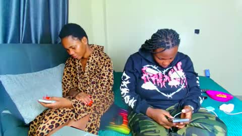 shee13 online show from 02-04-26, 09:53