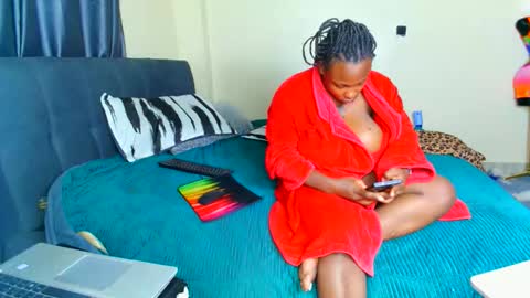 shee13 online show from 02-05-26, 04:33