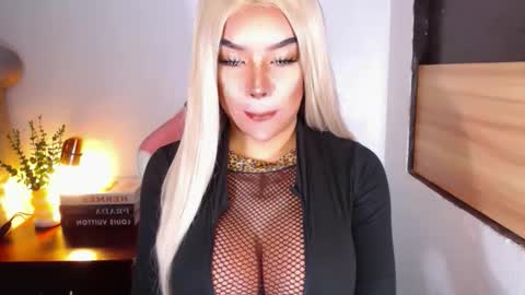 Snapshot of sheenafrost chatting on 03-06-26, 06:59 sheenafrost online show from 03-06-26, 06:59