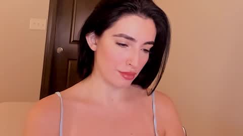 Snapshot of sheisallthat chatting on 10-17-25, 02:04 sheisallthat online show from 10-17-25, 02:04