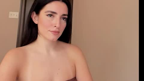 Snapshot of sheisallthat chatting on 11-06-25, 08:43 sheisallthat online show from 11-06-25, 08:43