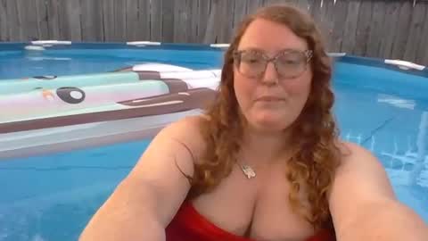 Snapshot of shelbyannn chatting on 06-29-26, 12:17 Red online show from 06-29-26, 12:17